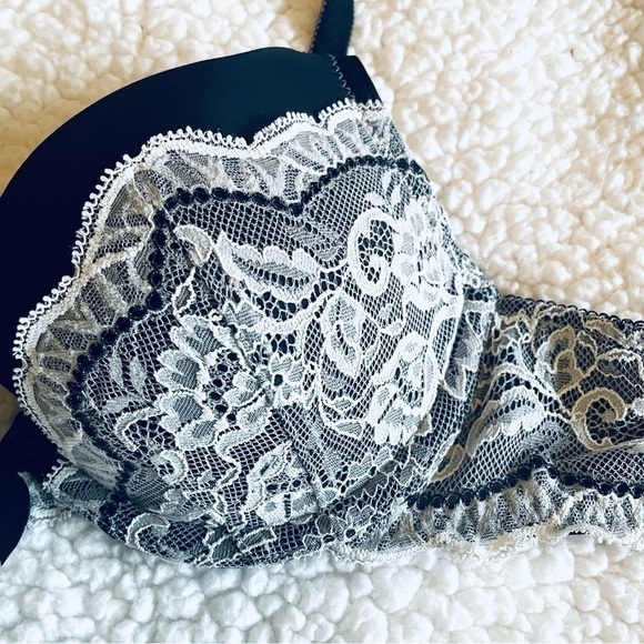 Victoria's Secret Bras, Size 32C, Dream Angels, Push-Up, Padded, Lace - Picture 9 of 12